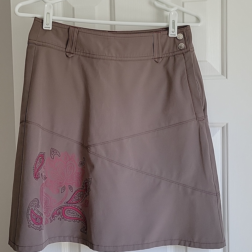 Sahalie A-Line Skort in Olive with Red Paisley